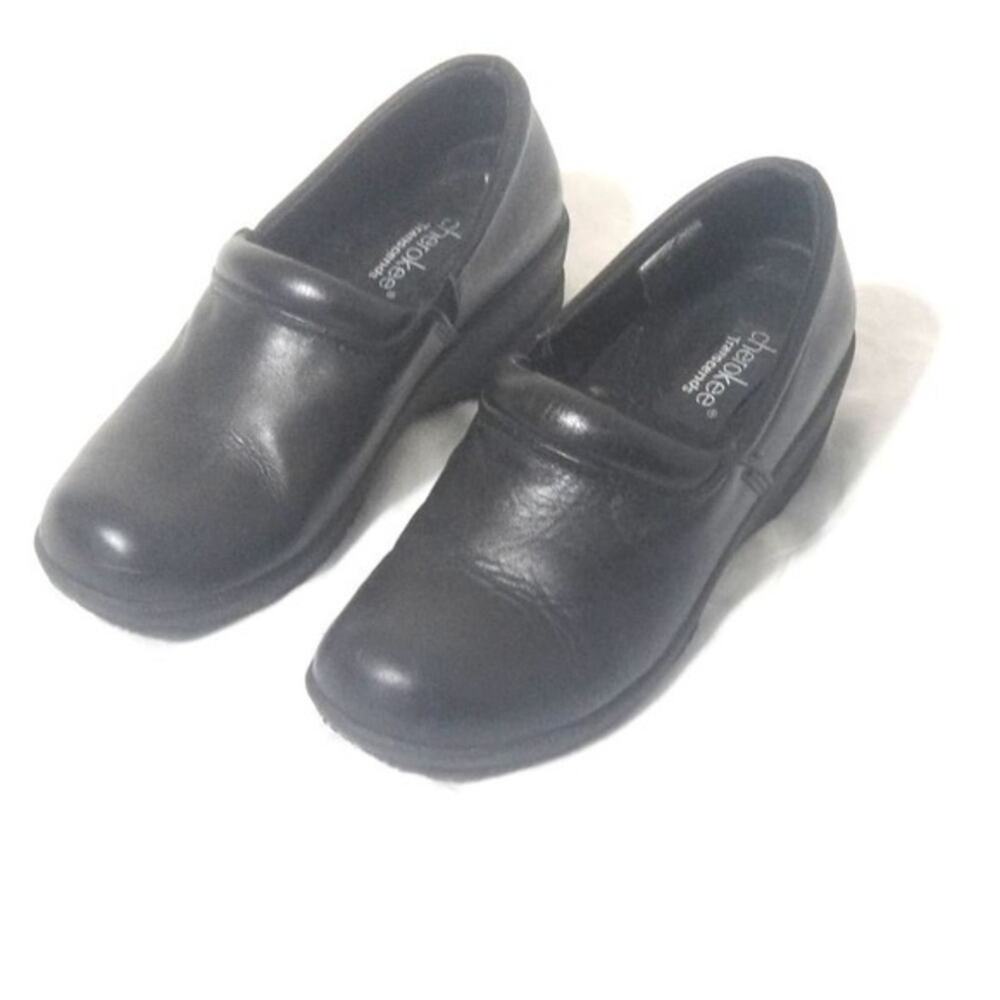Cherokee Transcends size 9m